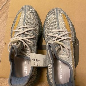 Brand new yeezy size 9